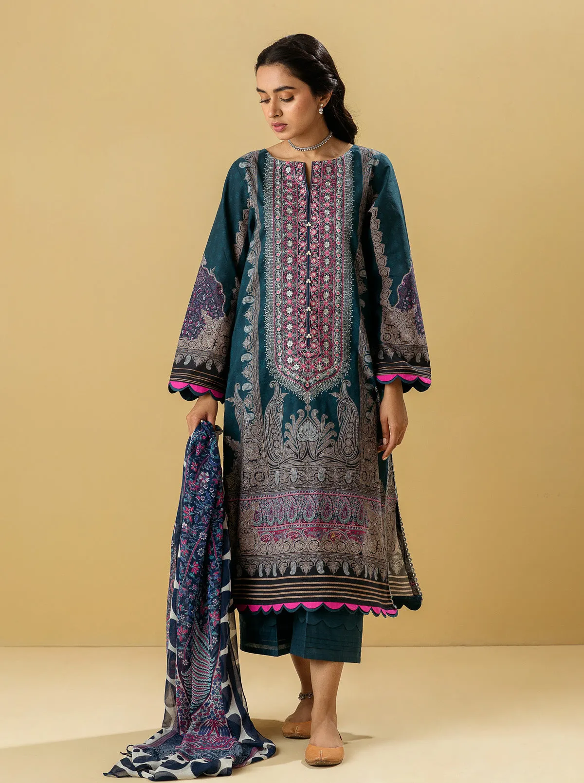 3 PIECE - EMBROIDERED  LAWN SUIT - DIVINE PAISLEY