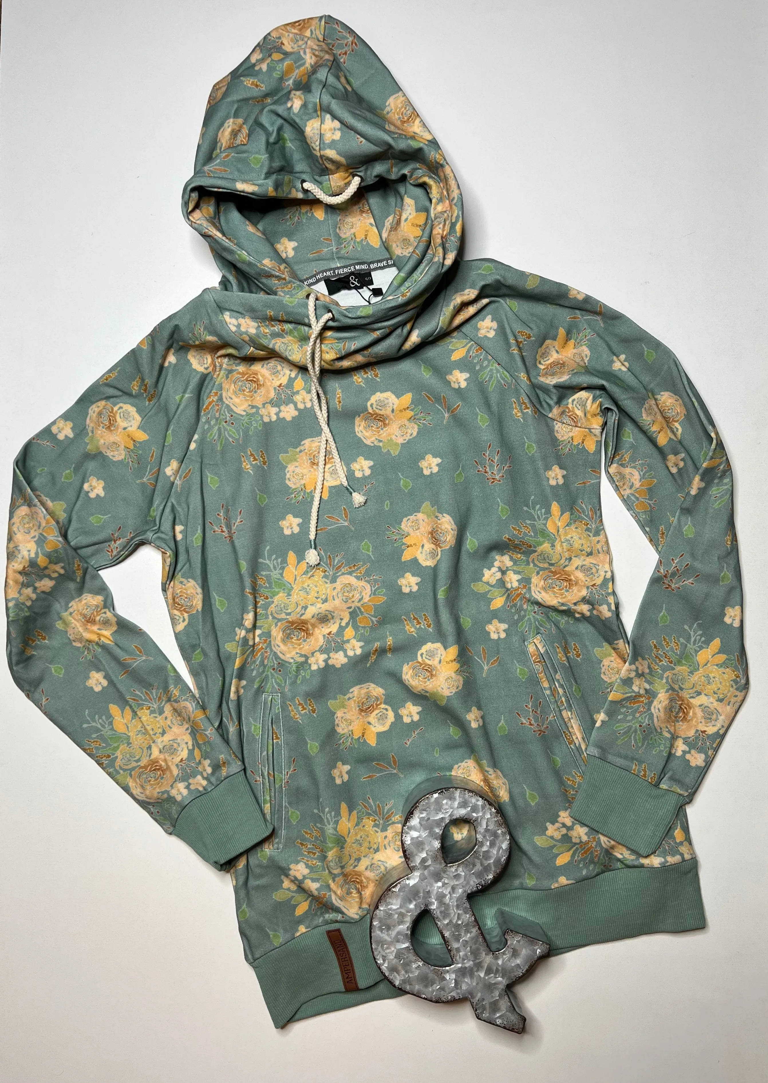 Ampersand Avenue Single hood Fascinating Floral