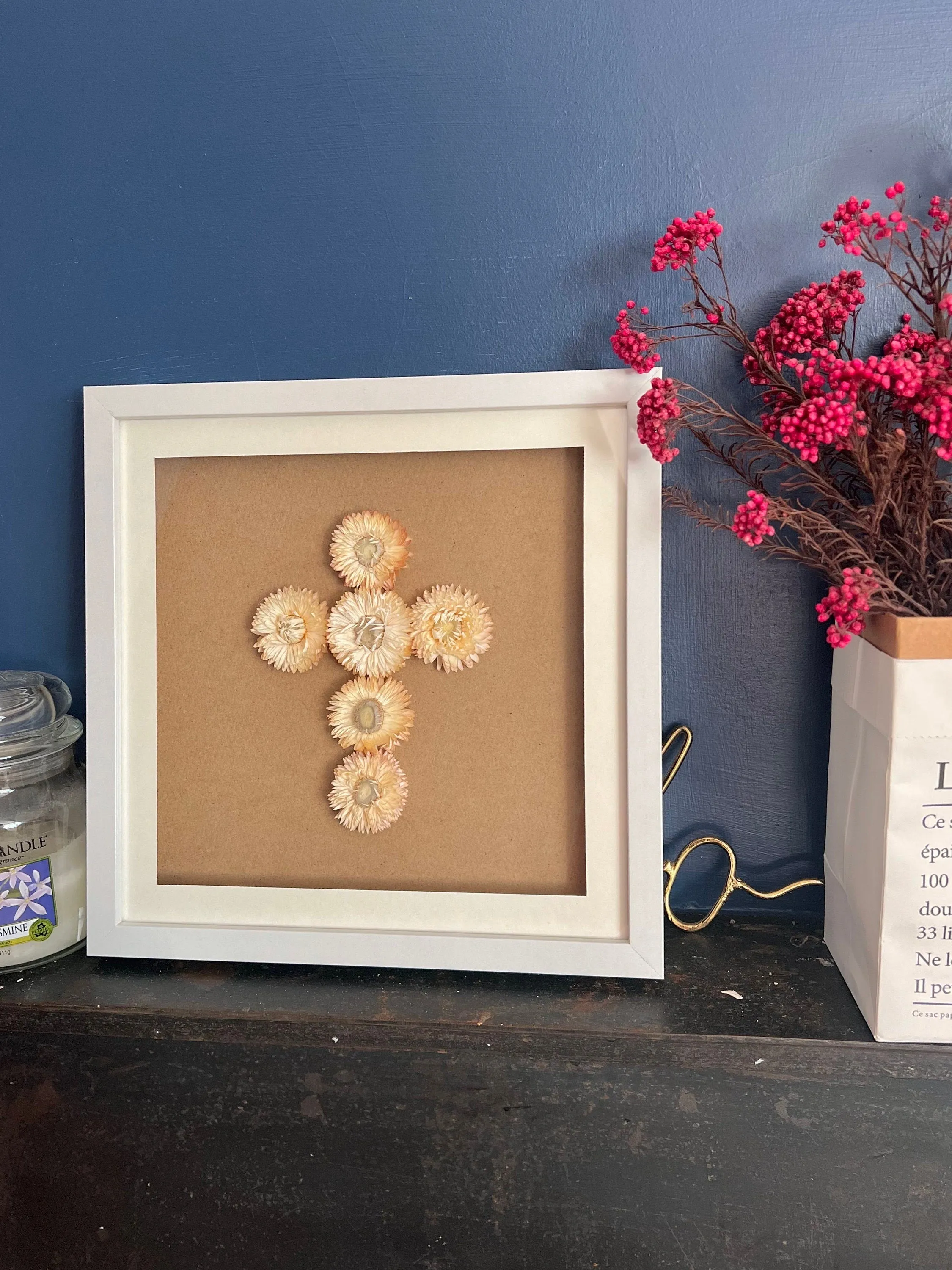 Dried Floral Holy Cross Wall Art, Dried Flower Gift for Xmas, Framed Floral Cross Wall Decoration, Everlasting Christmas Gift