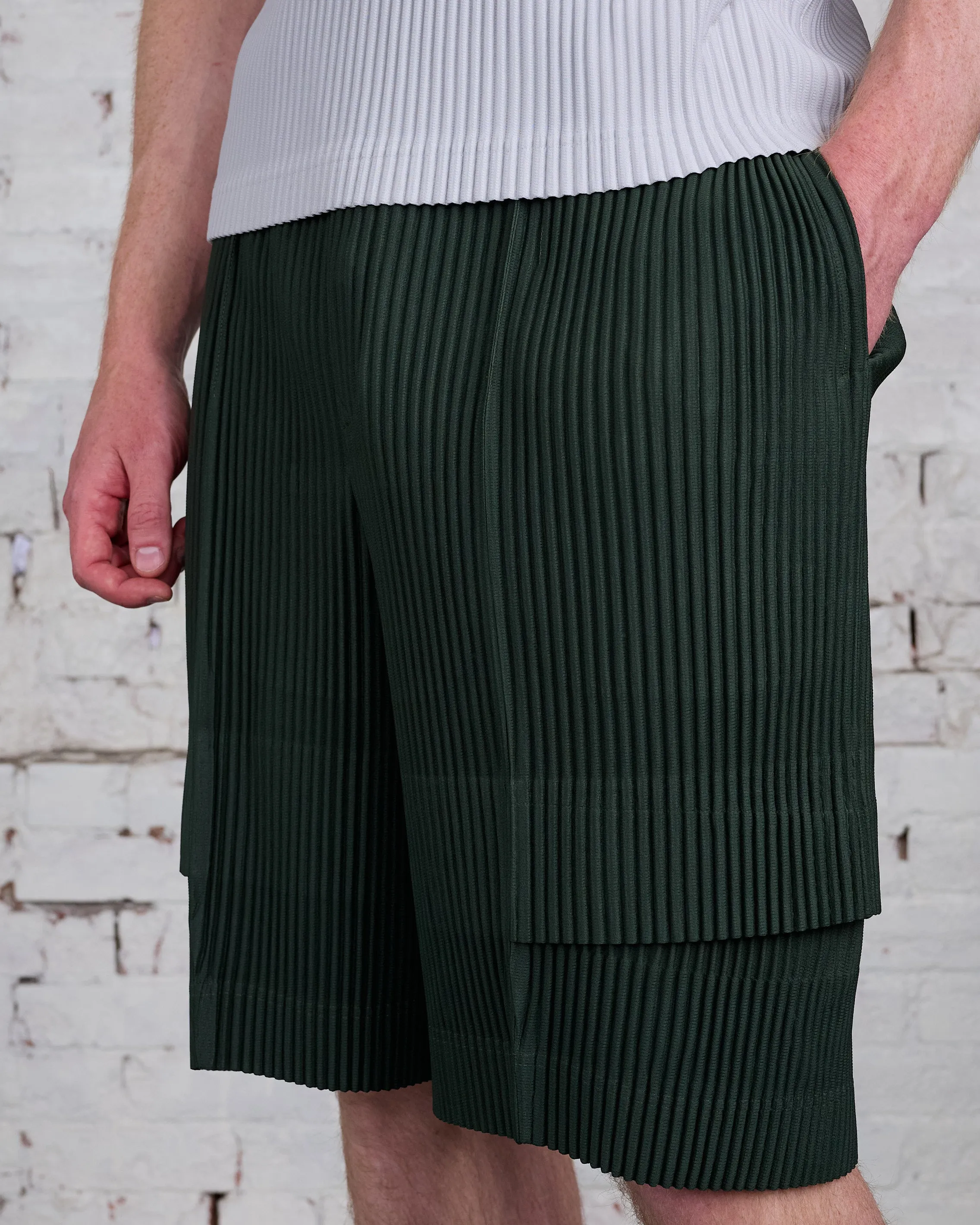 HOMME PLISSÉ ISSEY MIYAKE Pleats June Cargo Short Deep Green