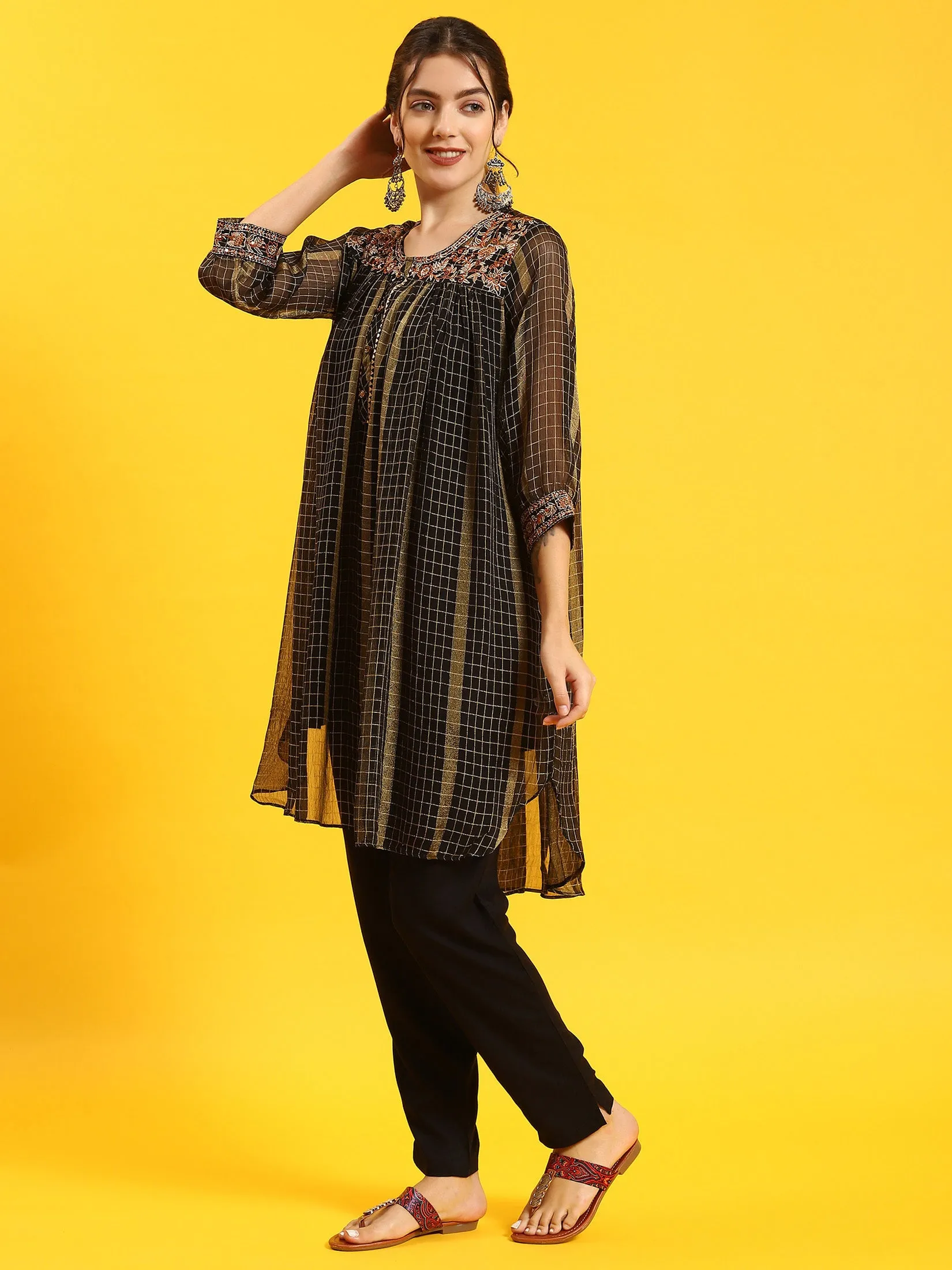 Women Black Embroidered Kurta With Trouser