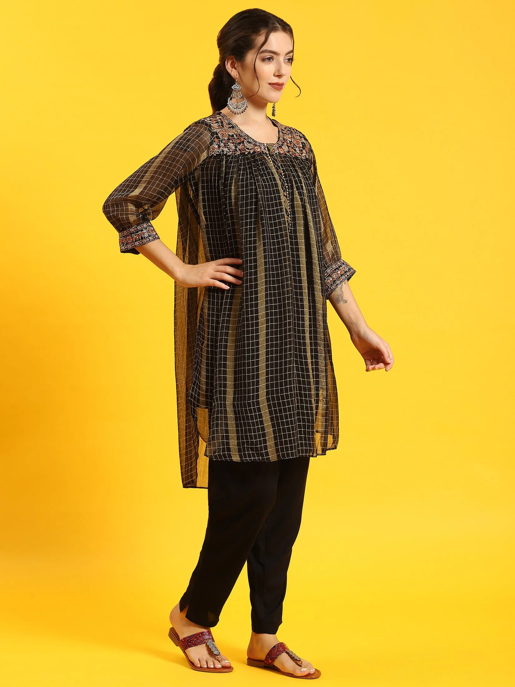 Women Black Embroidered Kurta With Trouser