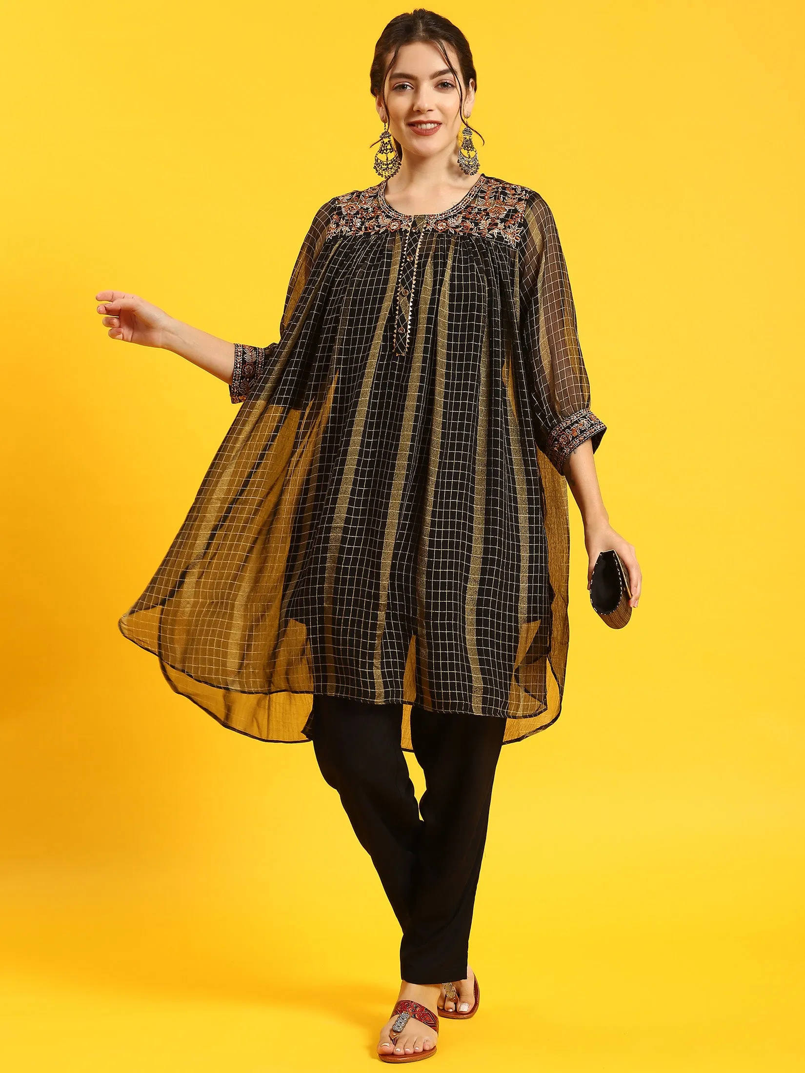 Women Black Embroidered Kurta With Trouser